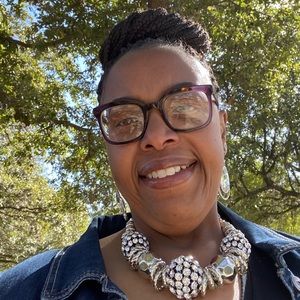 Meet your Posher, Gayla